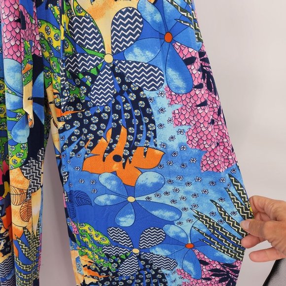 VERY MODA Blue Floral Jumpsuit Romper Sleeveless Wide Leg S/M  NWT - Picture 4 of 8